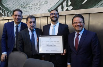 “Felipe Cordeiro é um gestor comprometido com o interesse público”, diz PGJ Lean Araújo ao prestigiar homenagem ao secretário do Gabinete Civil do Estado