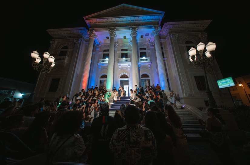 Passarela autoral ao ar livre enaltece artesanato alagoano em espetáculo de identidade, inovação e criatividade