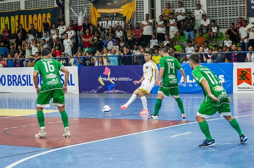 Esporte Clube Traipu goleia a equipe do Campo Largo e avança para a semifinal da Copa do Brasil de Futsal