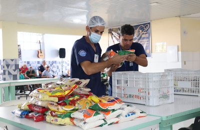 Sesc Mesa Brasil inicia entrega de alimentos arrecadados em São João de Maceió