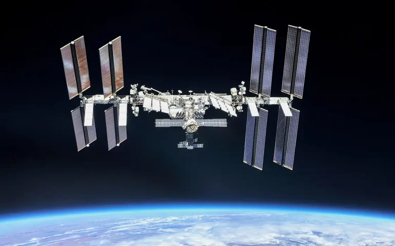Imagem inédita captada por telescópio mostra restos de estrela destruída por dupla explosão