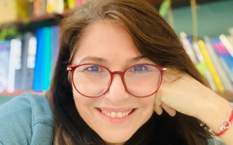 Em “O vôo das libélulas e outros contos inflamáveis”, Kênia Marangão entrelaça cotidiano bruto, fantasia e personagens em transformação