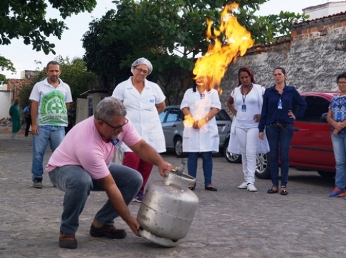 HGE capacita servidores a combater princípios de incêndio