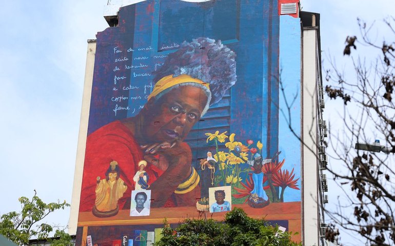 Grafite homenageia escritora Conceição Evaristo no Rio de Janeiro