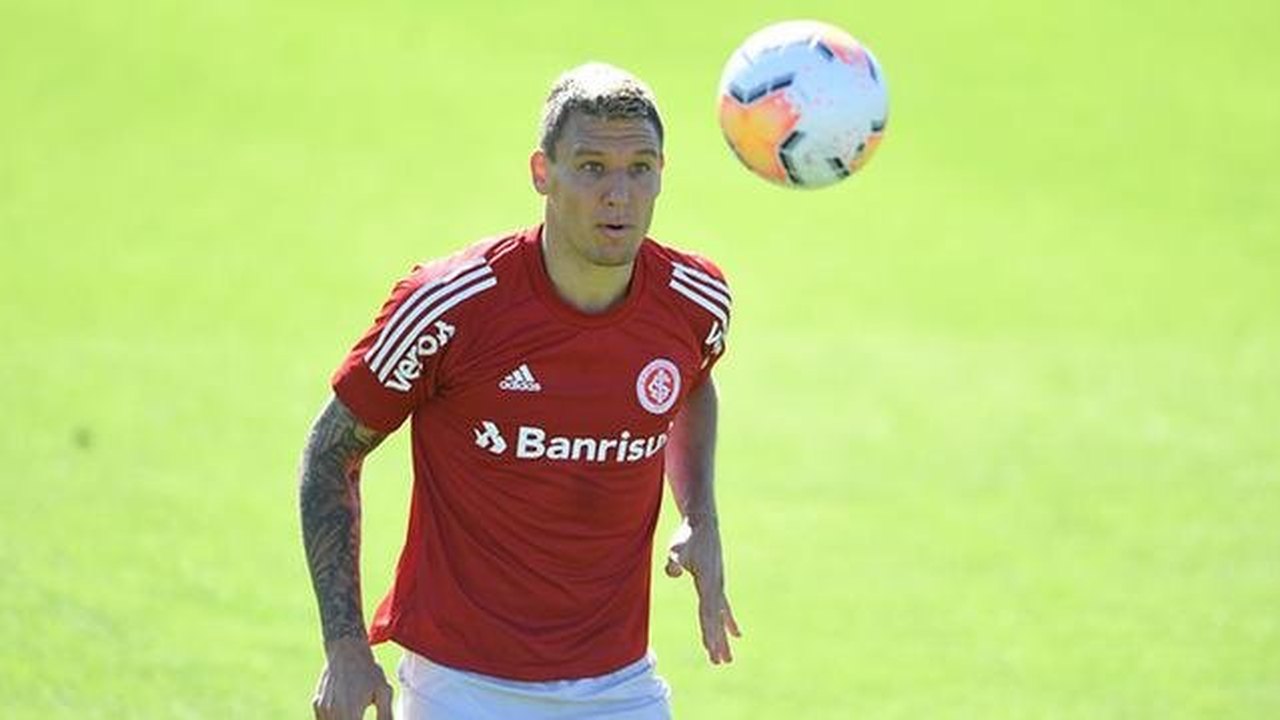 Musto celebra volta aos treinos do Inter: ‘É importante para a cabeça’