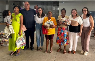 Famílias assistidas pelos CRAS de Arapiraca recebem cestas básicas arrecadas no jogo de Traipu e Passo Fundo