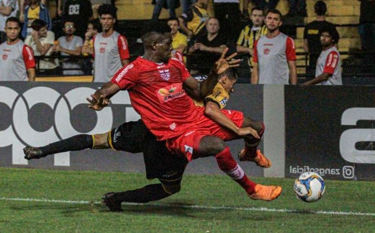 CRB vence, encerra jejum de seis jogos e afunda o Criciúma na degola da Série B