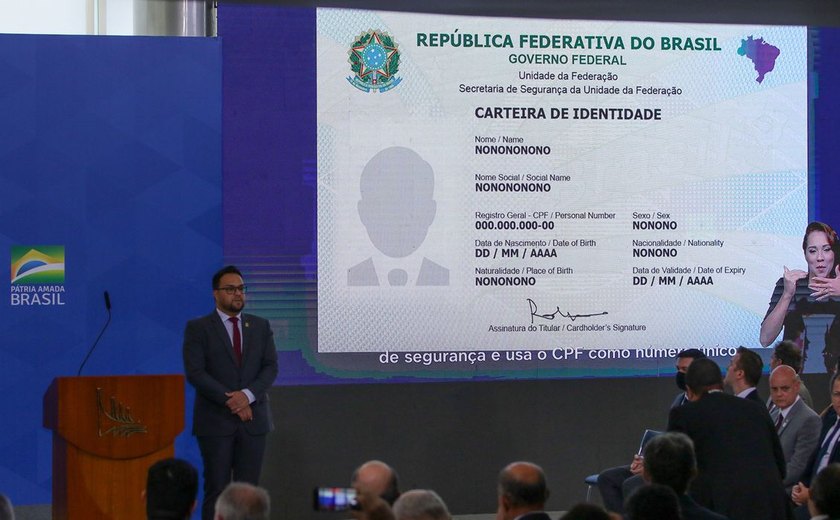 Carteira nacional de identidade com registro único é adotada no Brasil