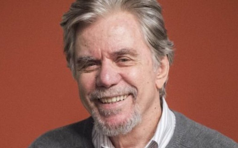 Reginaldo Faria avalia carreira na volta à TV em &#8216;Totalmente Demais&#8217;