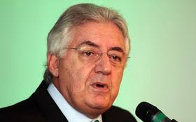 “O PSD irá se coligar com quem a executiva nacional do partido decidir”, afirma Ministro