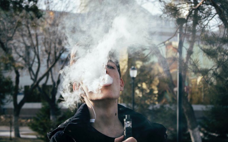 Cigarro eletrônico e sedentarismo bloqueiam avanços em saúde