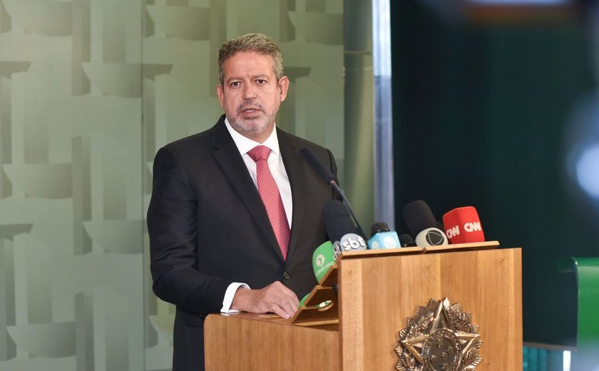 Lira diz não haver motivos para investigar deputados em atos golpistas