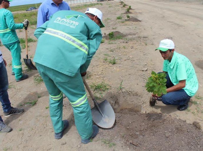 Moradores de Craíbas conhecem Central de Tratamento de Resíduos no Pilar