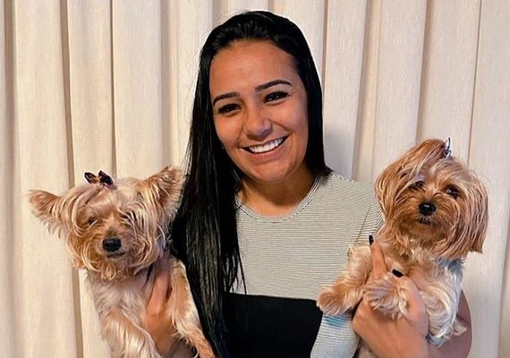 Deputada cearense propõe isenção para concurseiro que adota animais