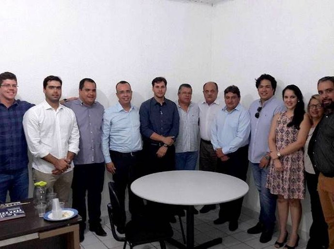 Prefeito Cacau dá posse ao novo secretário de Saúde de Marechal
