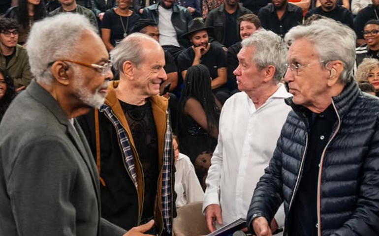 Altas Horas de hoje homenageia Caetano Veloso e traz convidados como Gil e Ney Matogrosso