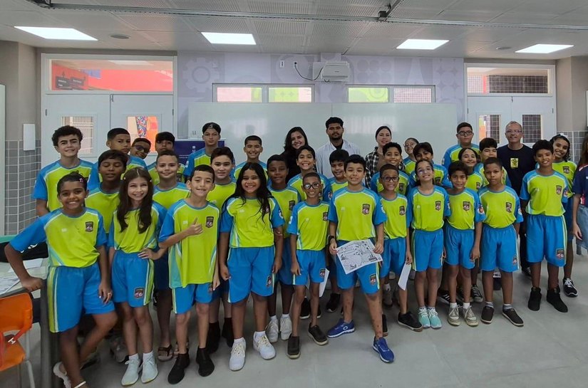 Educação de Maceió, 12º Batalhão da PM e Ufal promovem ações com alunos da Escola Massa