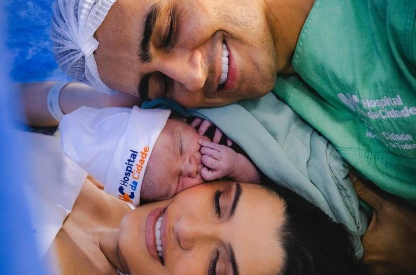 JHC e Marina Candia escolhem primeiro hospital público de Maceió para o nascimento do segundo filho