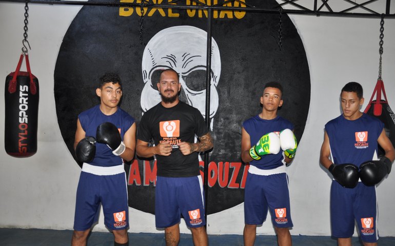 Projeto Nocaute, que ajuda jovens carentes, precisa levar quatro atletas à Copa Feirense de Boxe Olímpico