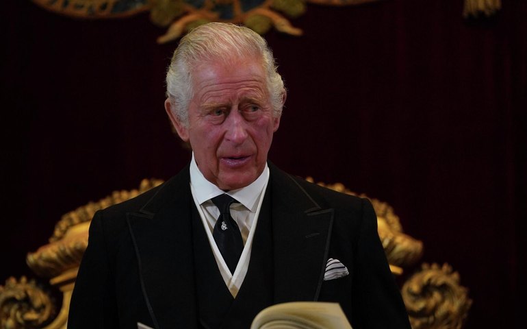 Apoio à monarquia no Reino Unido cai ao menor nível desde 1983, aponta centro de pesquisa