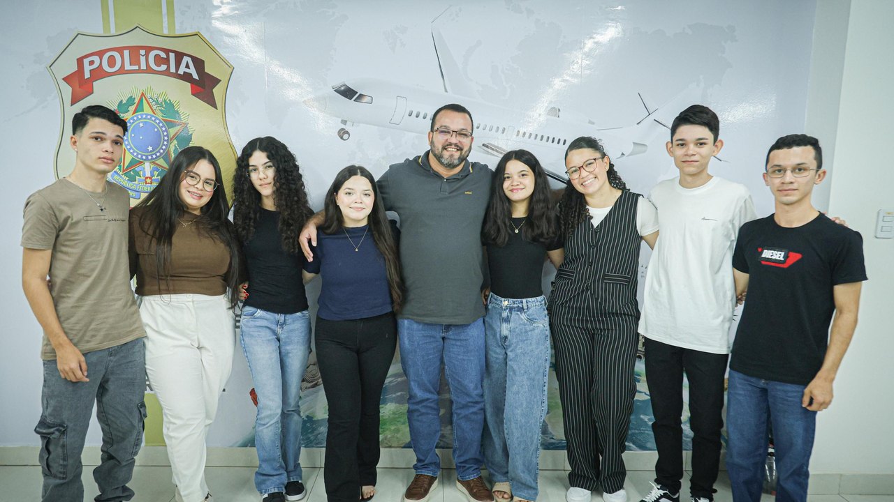 Estudantes da rede estadual comemoram conquista do Daqui pro Mundo e falam da expectativa para conhecer a Inglaterra