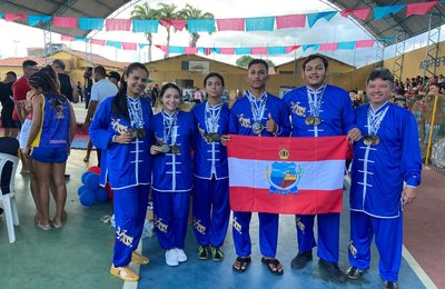 Programa Bolsa Atleta viabiliza participação de equipe de Penedo em competição interestadual de arte marcial