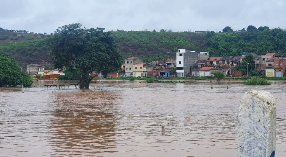 Ruas da cidade Porto da Folha amanheceram alagadas após o último final de semana. / Foto: Foto: Reprodução/Redes Sociais