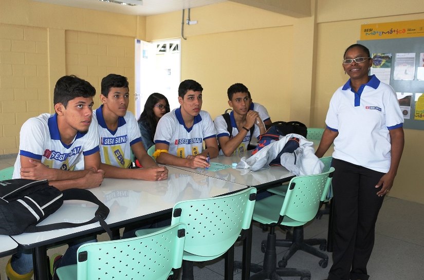 Escola Ebep de Maceió homenageia estudantes com aulas práticas e lúdicas