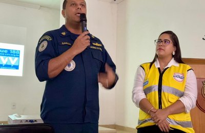 Equipe Social do Ronda no Bairro discute saúde mental com integrantes da Capitania dos Portos de Alagoas