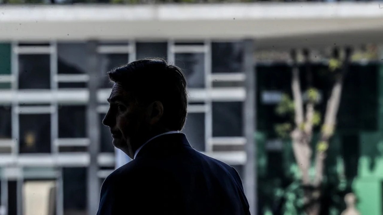 Coligação de Lula pede ao TSE bloqueio de perfis bolsonaristas por desinformação