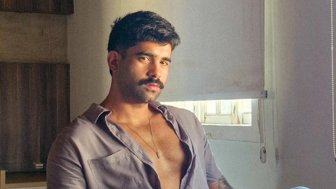 Ator mirim de 'Mulheres apaixonadas' mostra resultados dos treinos e exibe corpo definido na web