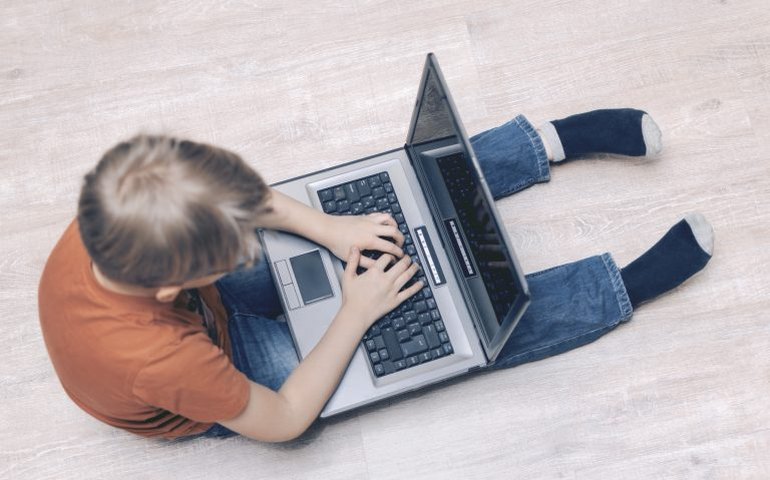 Comissão debate ambientes digitais e saúde mental de crianças e adolescentes