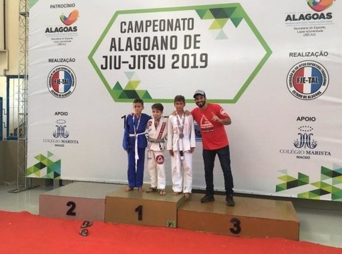 Alunos de escola de Coruripe são medalhistas em Campeonato Alagoano de Jiu-Jitsu