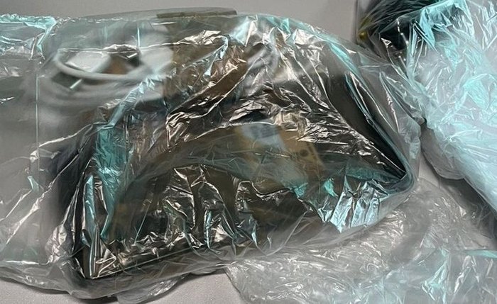 Celular apreendido por guardas penitenciários