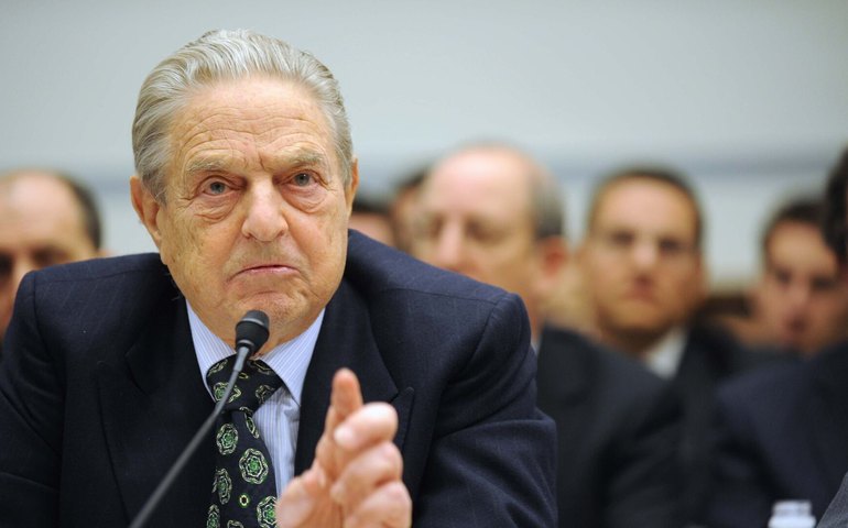 Biden concede a George Soros medalha de honra civil; Musk classifica ato como 'farsa'