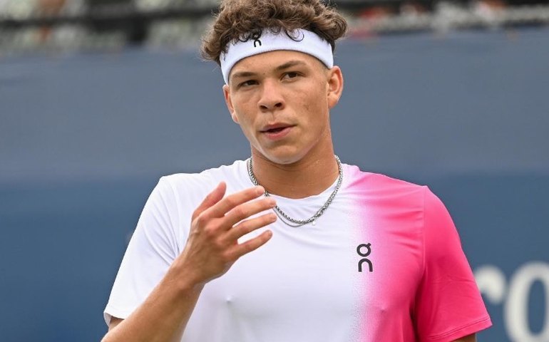 Shelton surpreende Tiafoe e avança às semifinais do US Open para enfrentar Djokovic