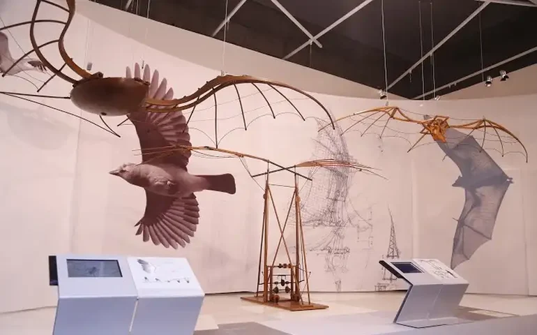 Uma imersão (com direito a tobogã) na vida e obra de Da Vinci