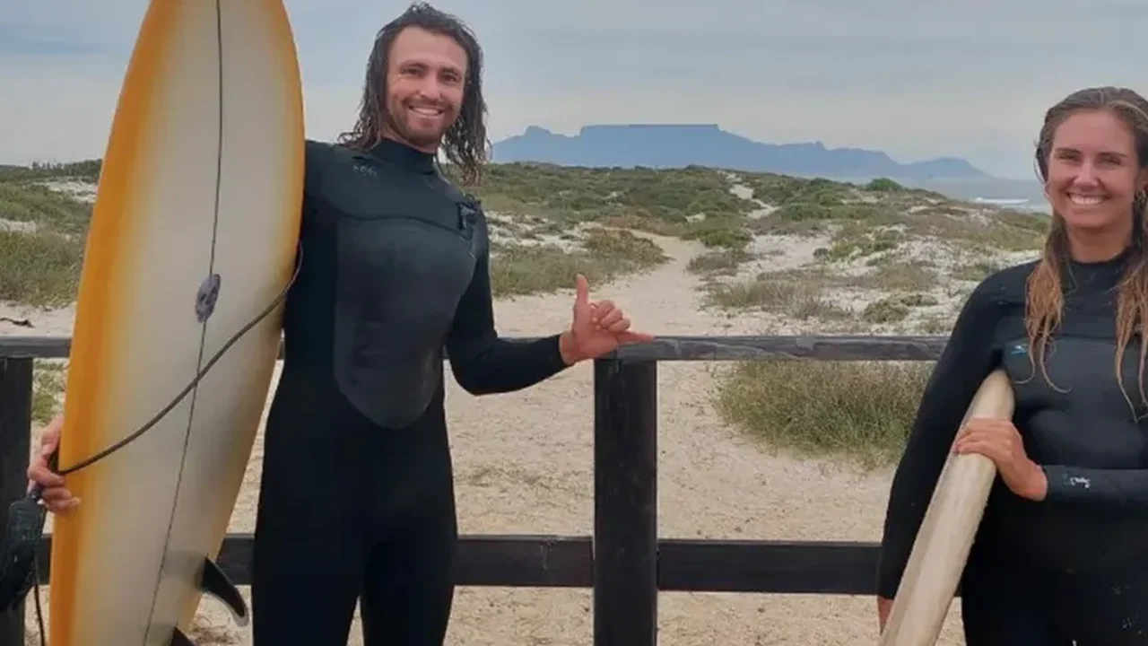 Surfistas resgatados descrevem as '37 horas loucas' perdidos no mar na Indonésia