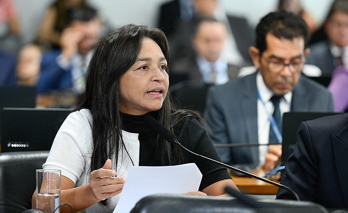 A PEC, relatada pela senadora Eliziane Gama, foi aprovada em votação simbólica