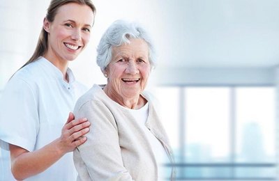 Saúde da mulher na menopausa: veja cuidados e assistência em Maceió