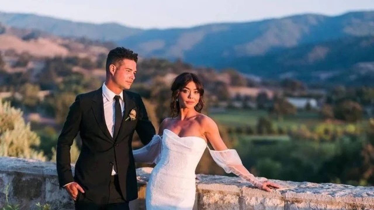 Atriz de ‘Modern Family’ se casa em cerimônia luxuosa na Califórnia