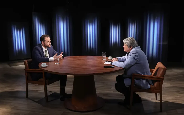 Na Mesa com Datena recebe o ministro Dario Durigan nesta terça-feira
