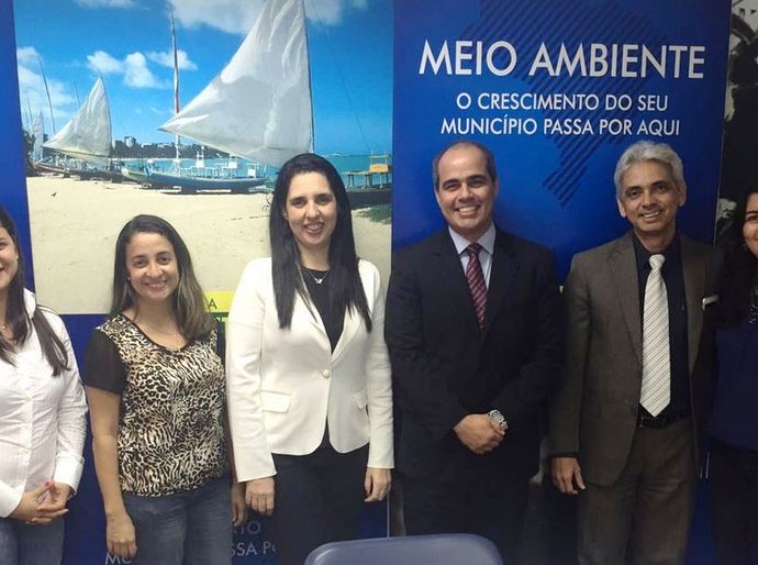 Prefeita Pauline Pereira busca na Caixa levar mais moradias para Campo Alegre