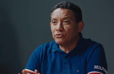 "Filho da Verdureira": Júlio Cezar aposta em origens simples e trabalho prestado para conquistar Alagoas