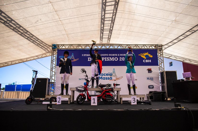 Maceió recebe 200 cavaleiros e amazonas em competição de Hipismo inédita na cidade