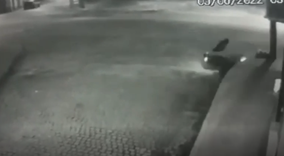 Motociclista desgovernado fica gravemente ferido após acidente em Aracaju / Foto: Foto: Portal A8SE/Reprodução