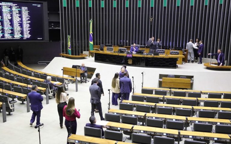 Câmara aprova subvenção de R$ 3 bi para mutuários atingidos por tragédia no RS
