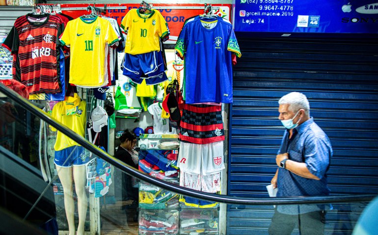 Shopping Popular oferece produtos para torcida na Copa do Mundo