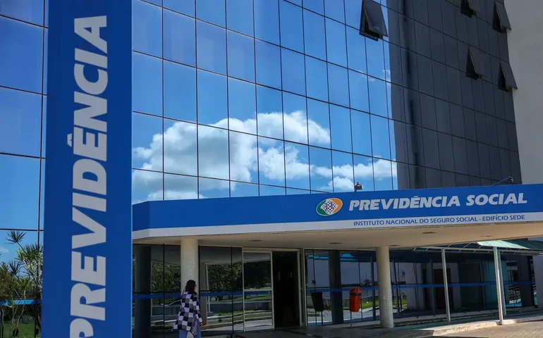 INSS suspende contrato com a Crefisa