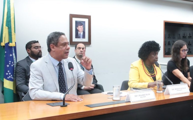 Comissão aprova proposta que define igualdade racial como direito fundamental na Constituição